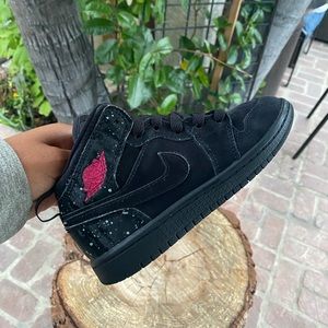 AIR JORDAN 1 RETRO MID | KIDS | SNEAKERS |SIZE 12